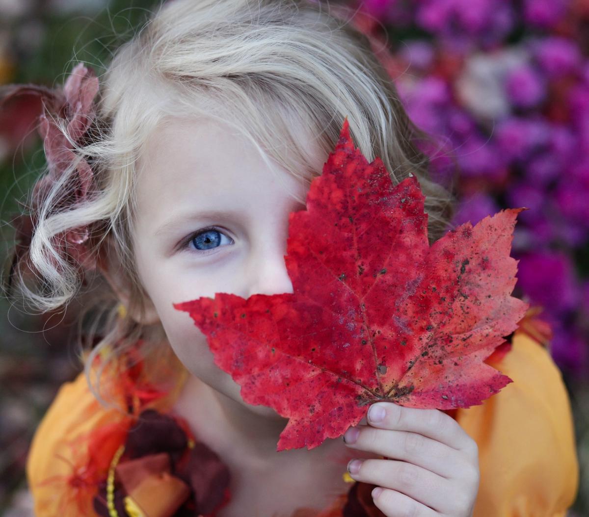 Child w Leaf Web